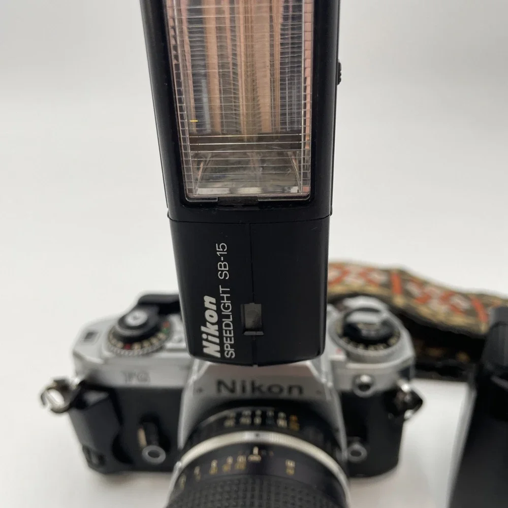 Nikon FG 35mm SLR Film Camera BUNDLE +Zoom 36-72mm Lens+Nikon Auto Rewind &Flash
